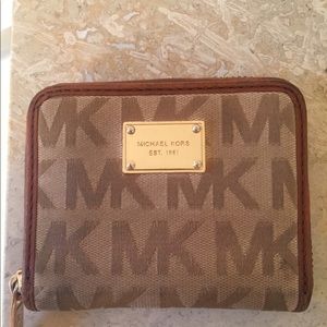 Michael kors wallet